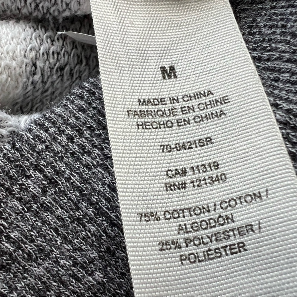 Garage Striped White and Gray Knit - Picture 6 of 6